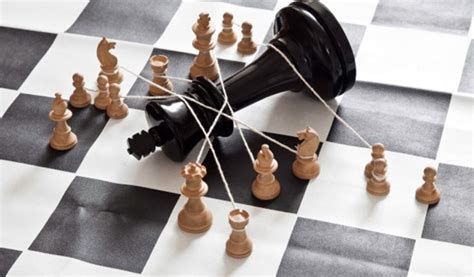 Proiezione del campionato mondiale e torneo scacchi "en passant" - porta la tua scacchiera